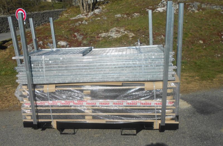 Rack pour planchers et garde-corps grillagés Chamonix